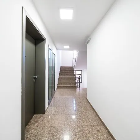 Modern 2 With Parking Next To Bulgaria Mall Apartmán