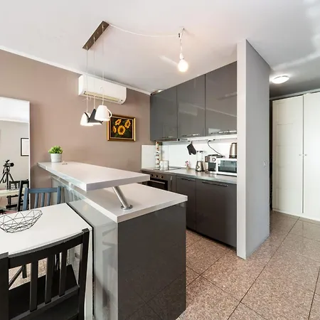 Modern 2 With Parking Next To Bulgaria Mall