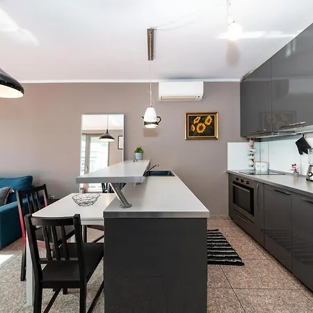 слънчев с балкон до болница света Apartment Sofia