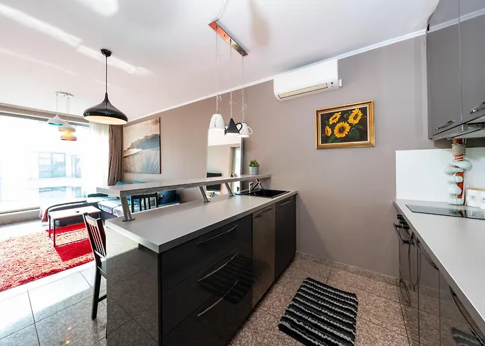 Modern 2 With Parking Next To Bulgaria Mall