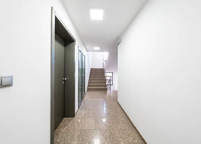 Modern 2 With Parking Next To Bulgaria Mall דירה